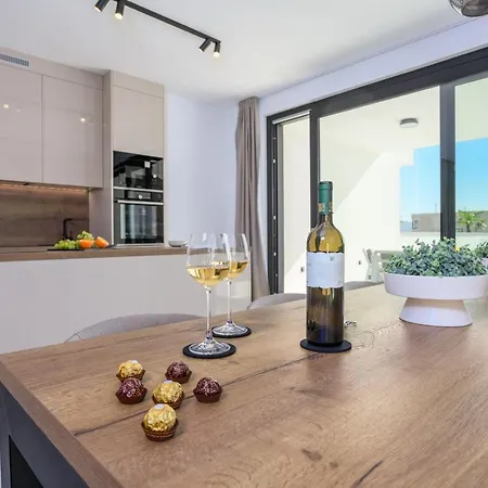 Lea Magdalena Iii Villa