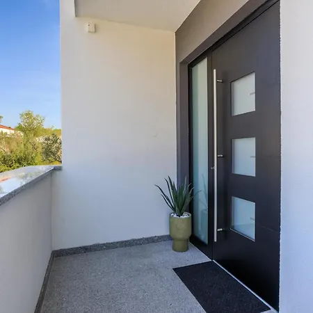 Lea Magdalena Iii Krk Town